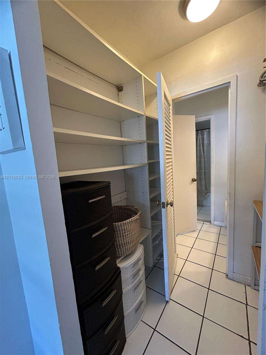 Decoplage Unit #904 | Picture 7